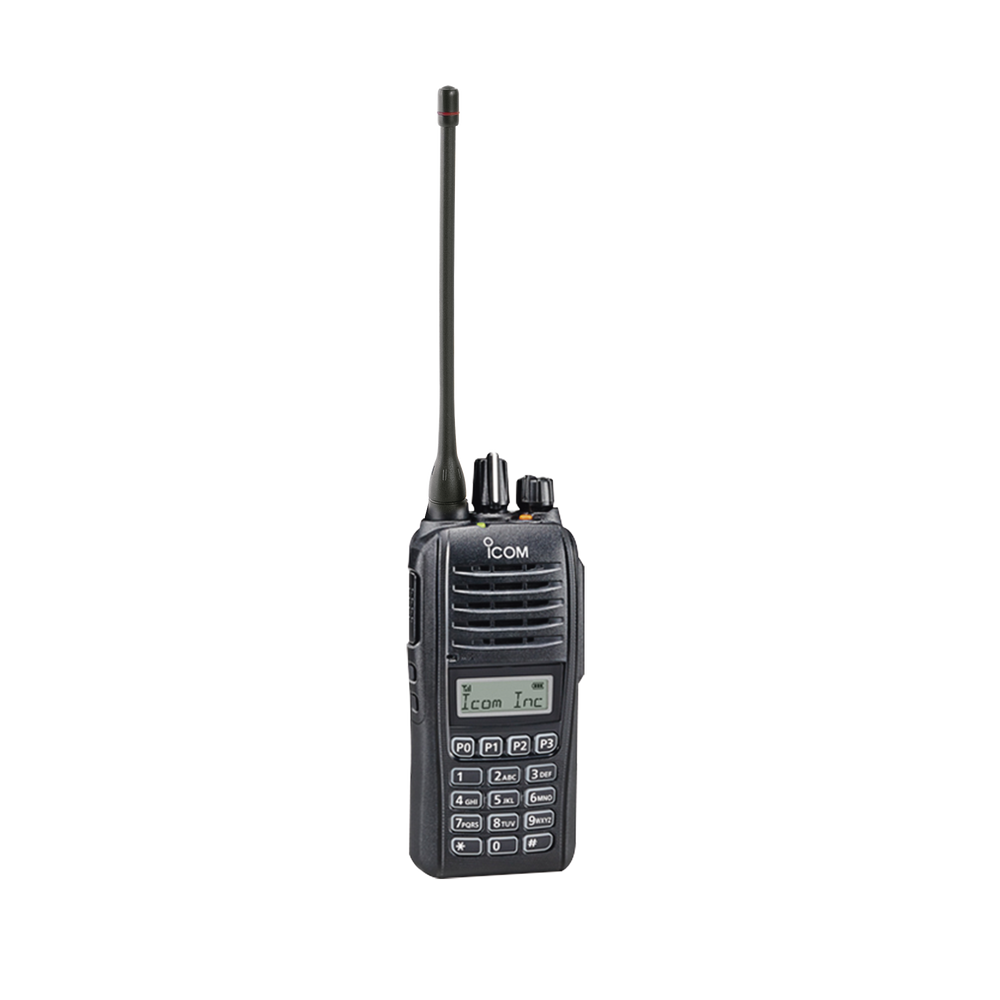 Radio digital NXDN en la banda de VHF, rango de frecuencia 400-470MHz, sumergible IP67, analógico y digital, opera en sistemas trunking y convencional, 4W de potencia, no incluye cargador