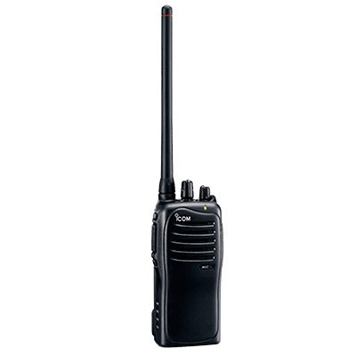 Radio portátil digital y analogico en rango de frecuencia 450-512 MHz, 16 canales, 5W de potencia de RF. batería, cargador, antena y clip incluidos.