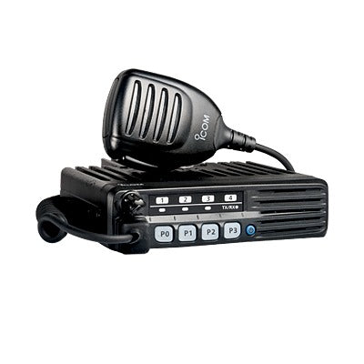 Radio Móvil Analógico en rango de frecuencia 136-174 MHz, 50 W de potencia de RF. Incluye micrófono, cable de corriente y bracket.