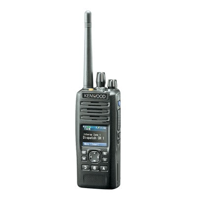 136-174 MHz, 6 W, Bluetooth, GPS,1024 Canales, NXDN-DMR-P25-Análogo, Intrínsecamente Seguro. Incluye antena, batería, cargador y clip.