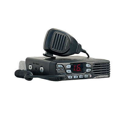 VHF 136-174 MHz, Digital/Análogo, 50 Watts, 32 Canales/2 Zonas, Encriptación NXDN, IP54, GPS. Incluye accesorios