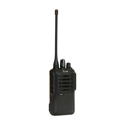 Radio portátil analógico UHF en rango de frecuencia de 400-470 MHz, 4 W de potencia de RF, 16 canales. Incluye: batería, cargador, antena, tapa de accesorios y clip.